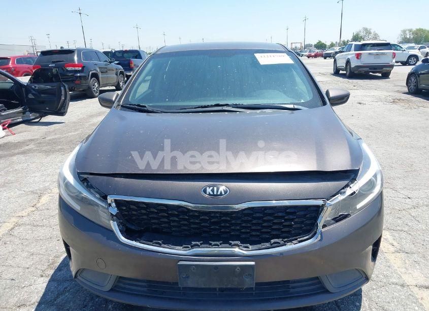Photo 6 of 2017 Kia Forte LX (VIN 3KPFK4A7XHE145458)