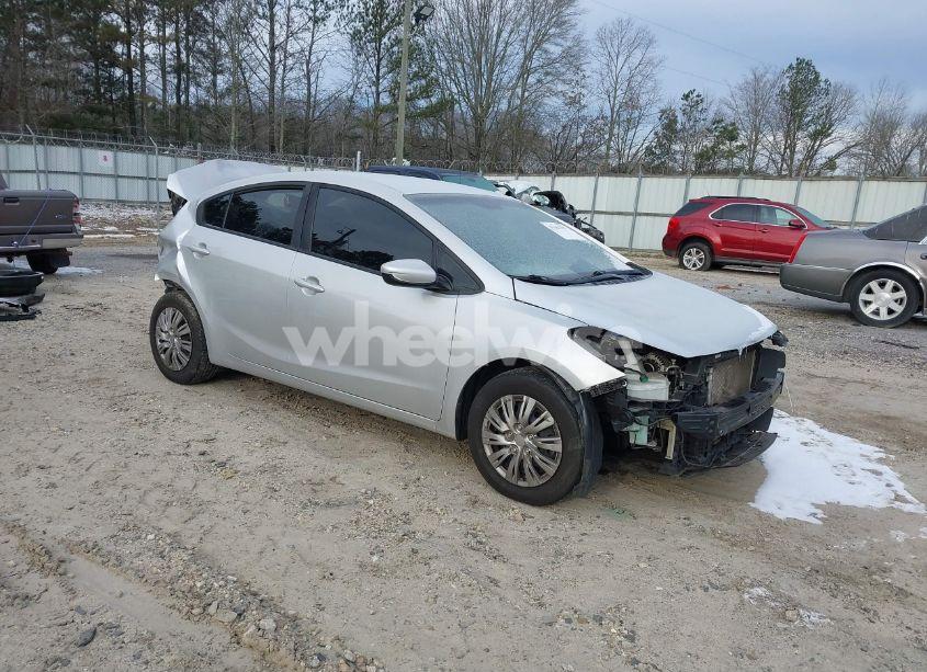 2017 Kia Forte LX (VIN 3KPFK4A7XHE148327) main photo