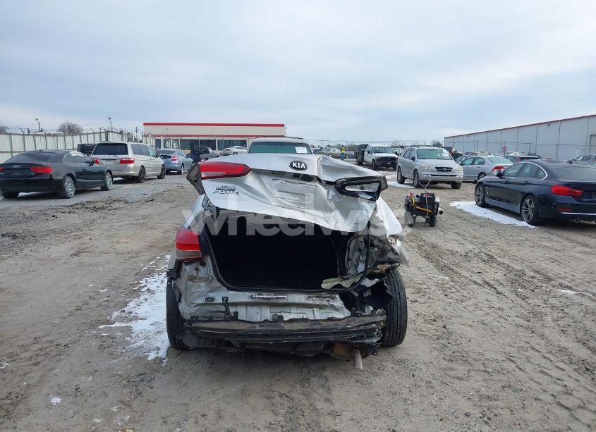 Photo 17 of 2017 Kia Forte LX (VIN 3KPFK4A7XHE148327)