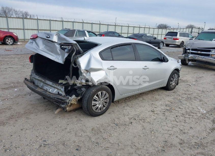 Photo 4 of 2017 Kia Forte LX (VIN 3KPFK4A7XHE148327)