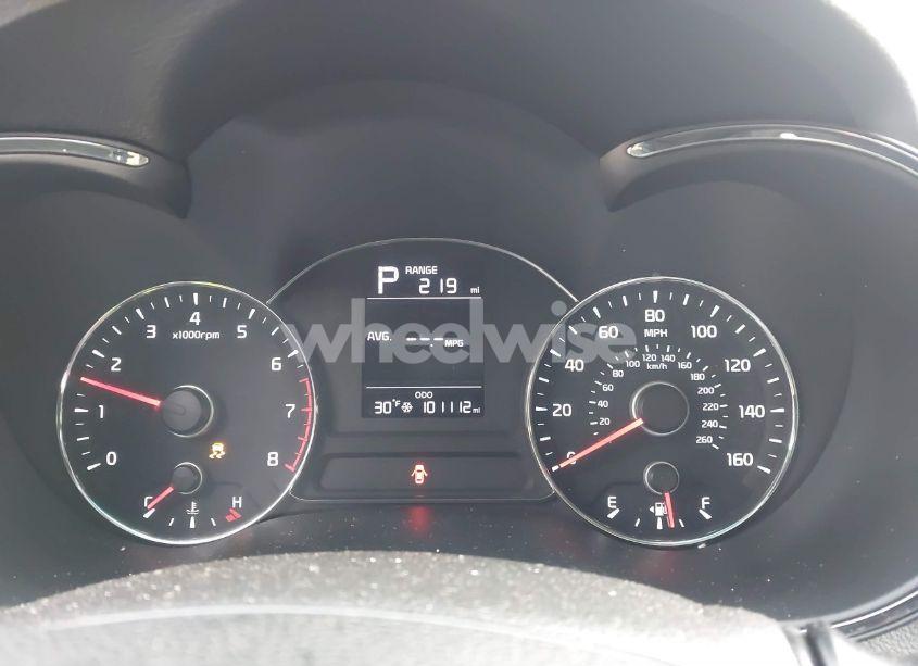 Photo 7 of 2017 Kia Forte LX (VIN 3KPFK4A7XHE148327)