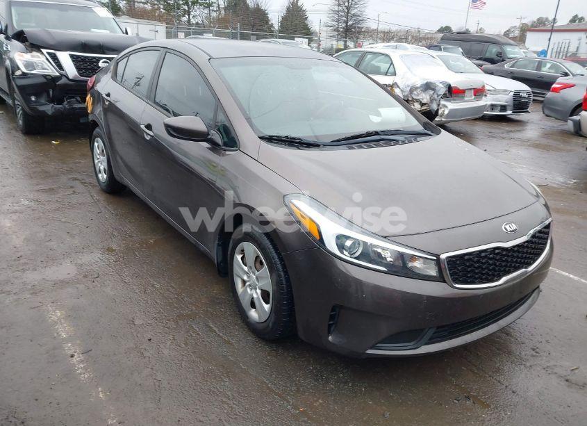 2017 Kia Forte LX (VIN 3KPFK4A7XHE150305) main photo