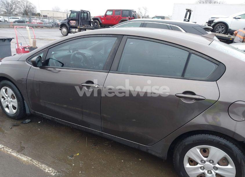 Photo 15 of 2017 Kia Forte LX (VIN 3KPFK4A7XHE150305)