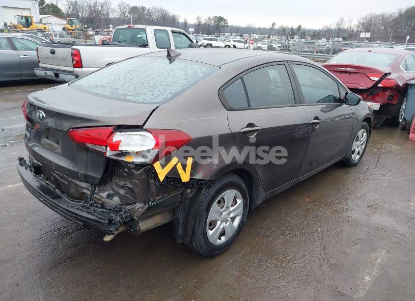 Photo 4 of 2017 Kia Forte LX (VIN 3KPFK4A7XHE150305)