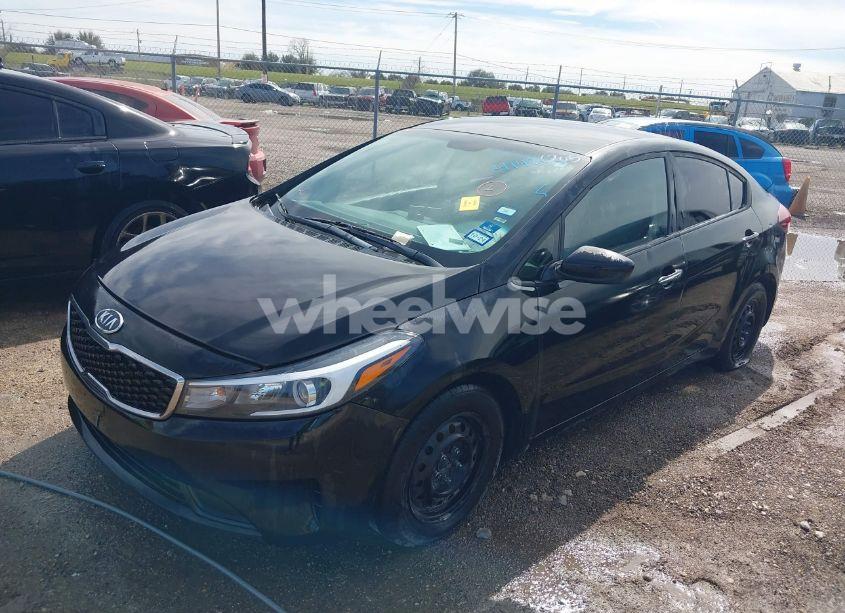 Photo 2 of 2017 Kia Forte LX (VIN 3KPFK4A7XHE152295)
