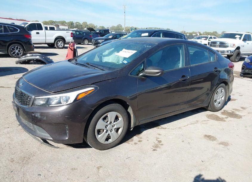 Photo 2 of 2017 Kia Forte LX (VIN 3KPFK4A7XHE152412)