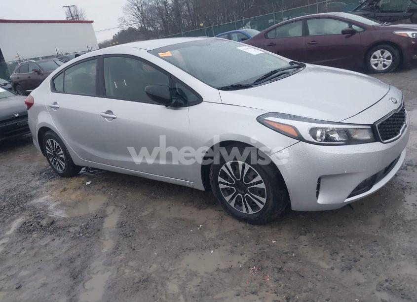 2017 Kia Forte LX (VIN 3KPFK4A7XHE161188) main photo
