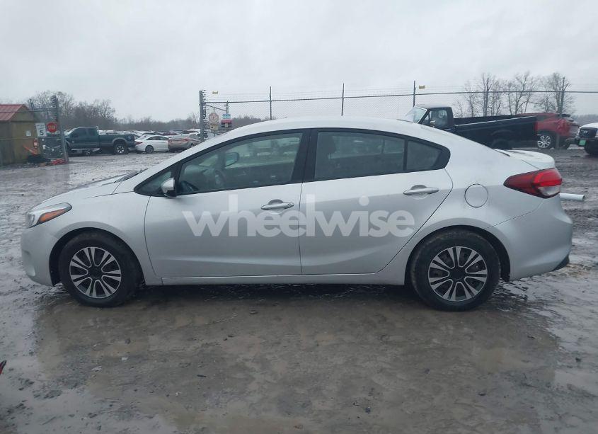 Photo 14 of 2017 Kia Forte LX (VIN 3KPFK4A7XHE161188)