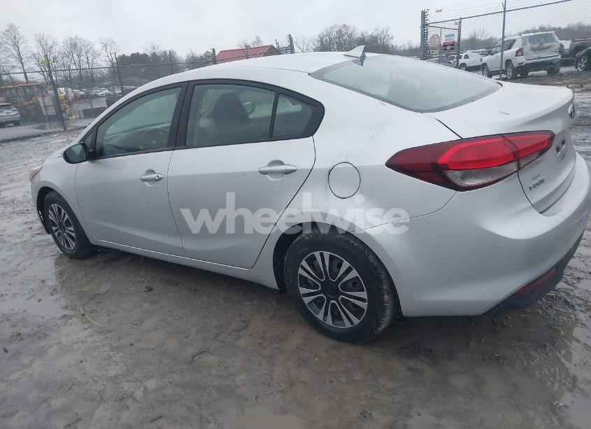Photo 3 of 2017 Kia Forte LX (VIN 3KPFK4A7XHE161188)