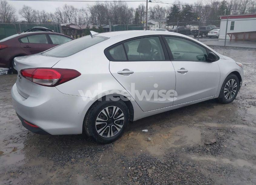 Photo 4 of 2017 Kia Forte LX (VIN 3KPFK4A7XHE161188)