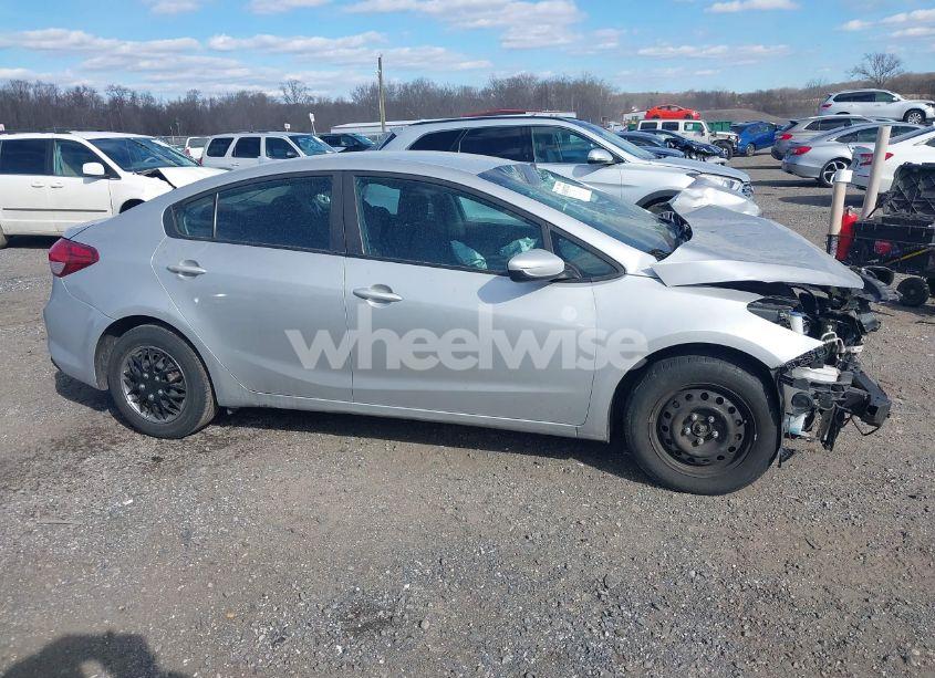 Photo 14 of 2018 Kia Forte LX (VIN 3KPFK4A7XJE179227)