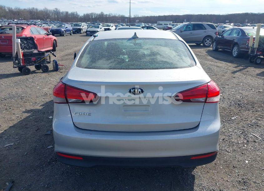Photo 17 of 2018 Kia Forte LX (VIN 3KPFK4A7XJE179227)