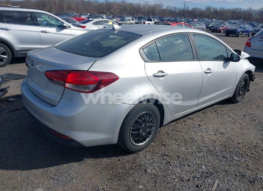 Photo 4 of 2018 Kia Forte LX (VIN 3KPFK4A7XJE179227)