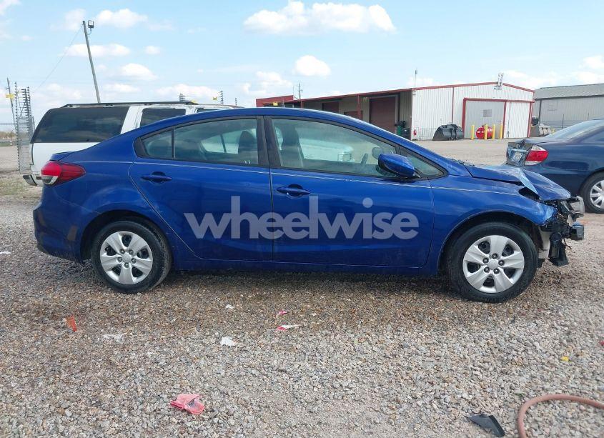 Photo 13 of 2018 Kia Forte LX (VIN 3KPFK4A7XJE182368)