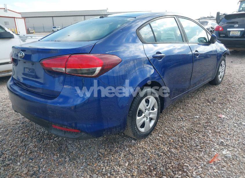 Photo 4 of 2018 Kia Forte LX (VIN 3KPFK4A7XJE182368)
