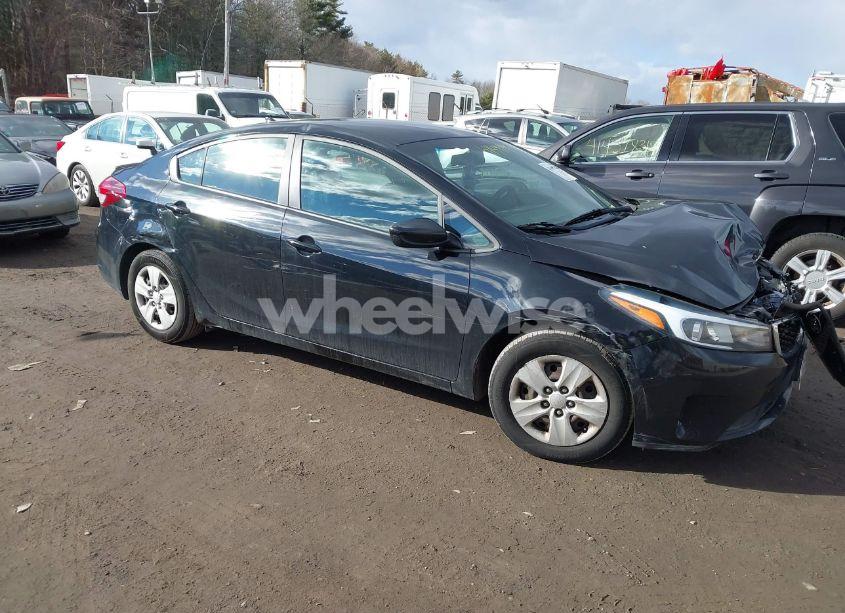 2018 Kia Forte LX (VIN 3KPFK4A7XJE197047) main photo