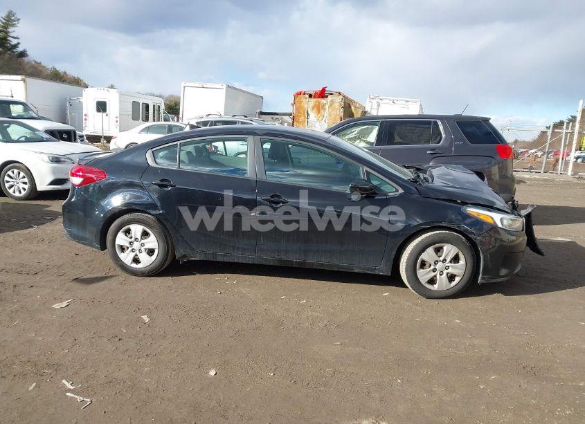 Photo 12 of 2018 Kia Forte LX (VIN 3KPFK4A7XJE197047)
