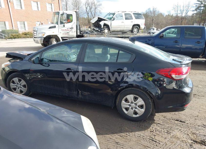 Photo 13 of 2018 Kia Forte LX (VIN 3KPFK4A7XJE197047)