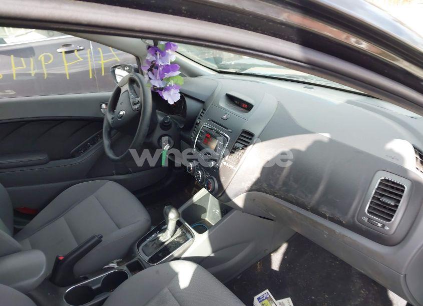 Photo 5 of 2018 Kia Forte LX (VIN 3KPFK4A7XJE197047)