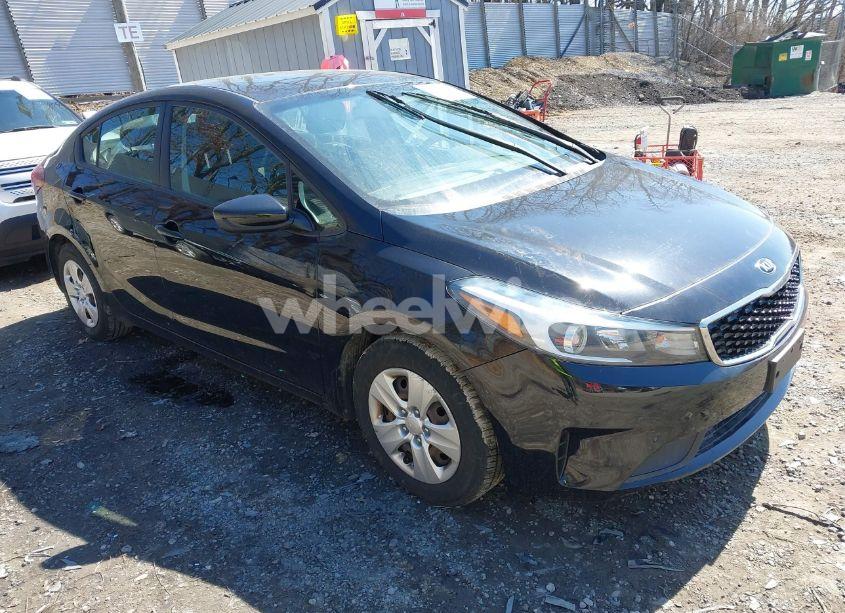 2018 Kia Forte LX (VIN 3KPFK4A7XJE228412) main photo
