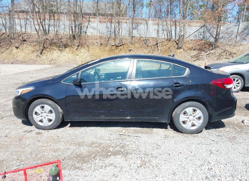 Photo 15 of 2018 Kia Forte LX (VIN 3KPFK4A7XJE228412)