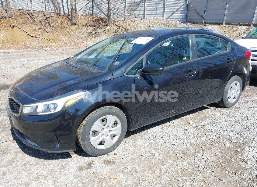 Photo 2 of 2018 Kia Forte LX (VIN 3KPFK4A7XJE228412)