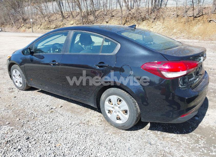Photo 3 of 2018 Kia Forte LX (VIN 3KPFK4A7XJE228412)