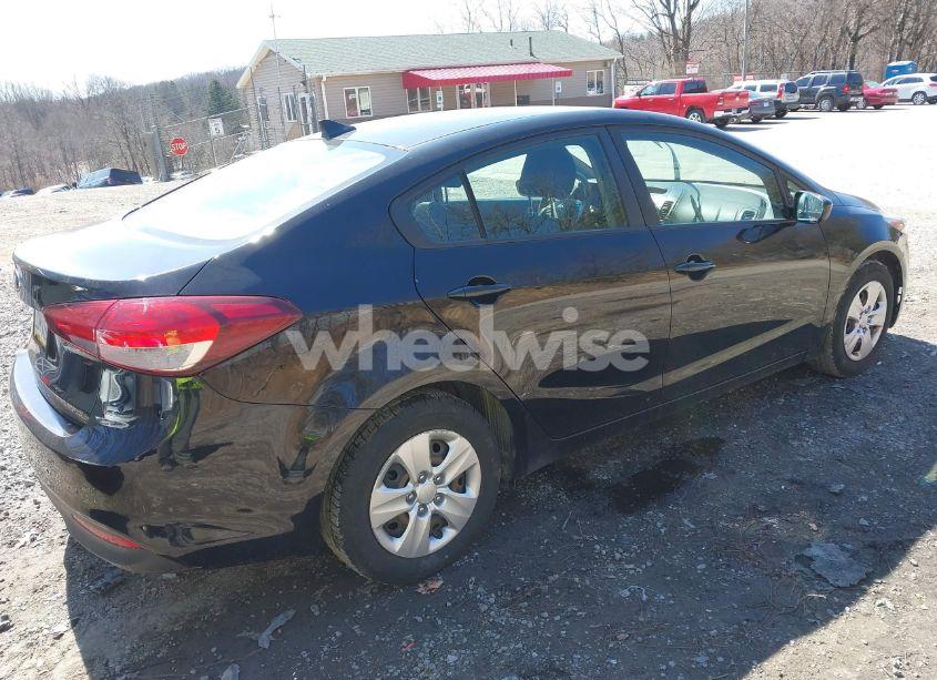Photo 4 of 2018 Kia Forte LX (VIN 3KPFK4A7XJE228412)