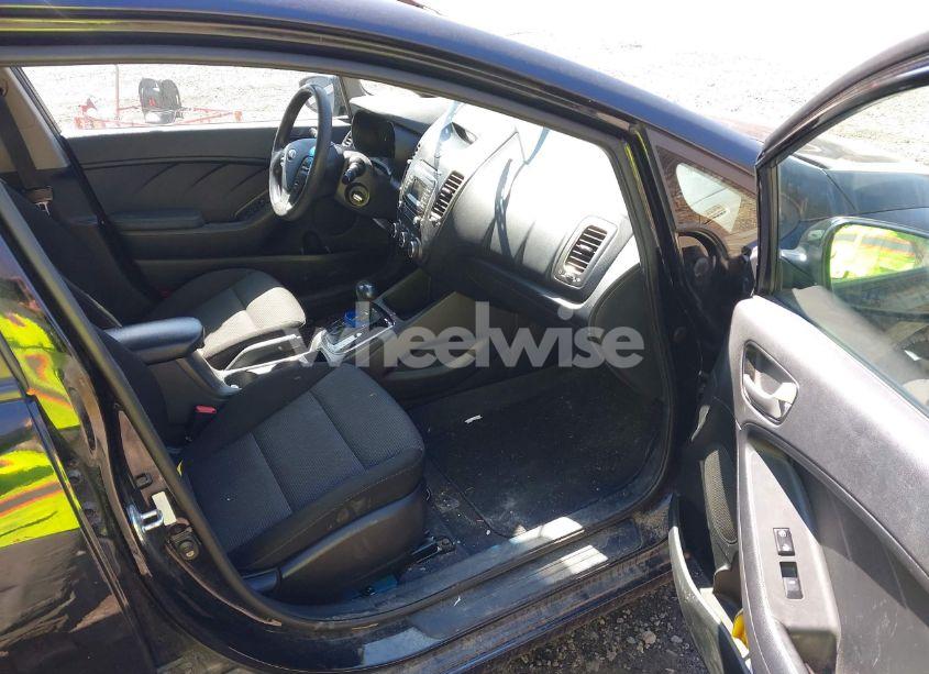 Photo 5 of 2018 Kia Forte LX (VIN 3KPFK4A7XJE228412)