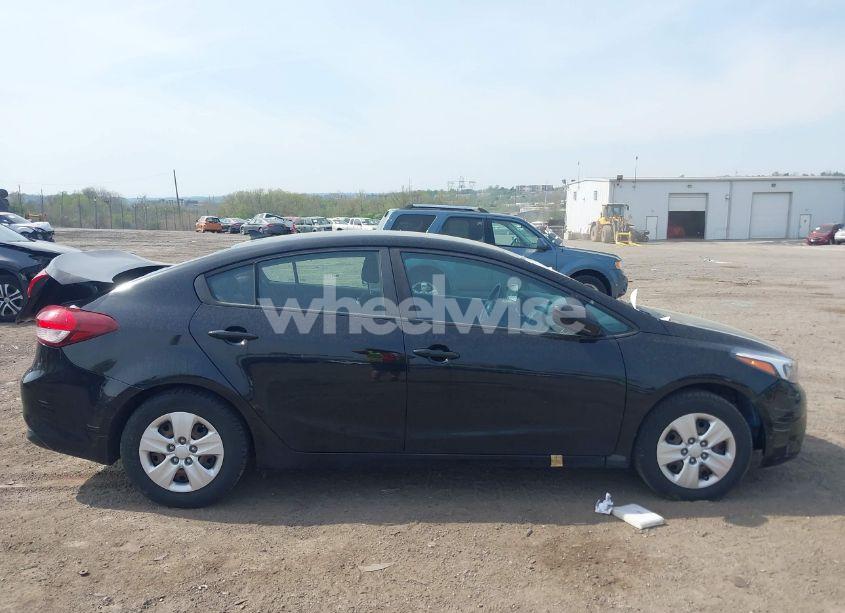 Photo 12 of 2018 Kia Forte LX (VIN 3KPFK4A7XJE235764)
