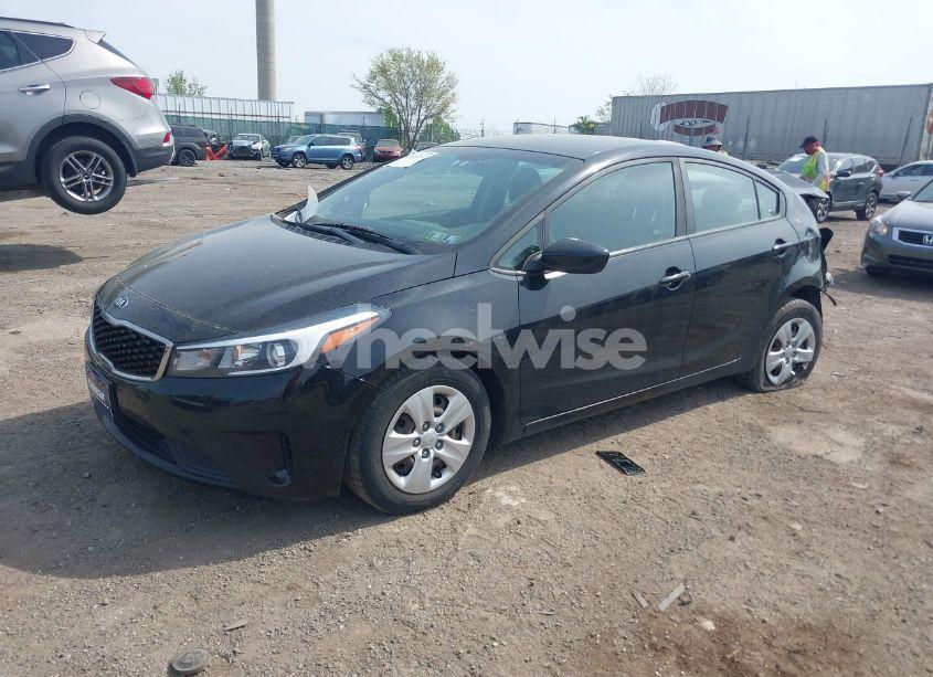 Photo 2 of 2018 Kia Forte LX (VIN 3KPFK4A7XJE235764)