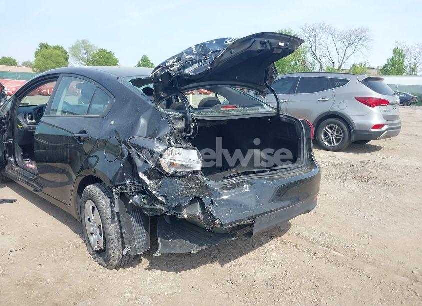 Photo 6 of 2018 Kia Forte LX (VIN 3KPFK4A7XJE235764)