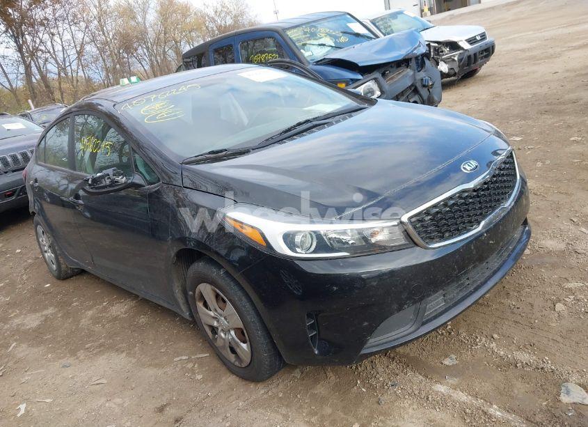 2018 Kia Forte LX (VIN 3KPFK4A7XJE245033) main photo