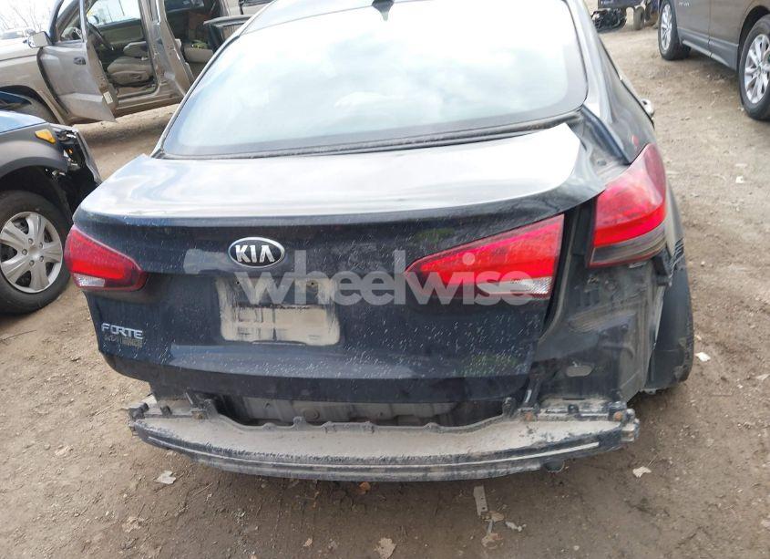 Photo 16 of 2018 Kia Forte LX (VIN 3KPFK4A7XJE245033)