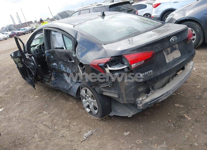 Photo 3 of 2018 Kia Forte LX (VIN 3KPFK4A7XJE245033)