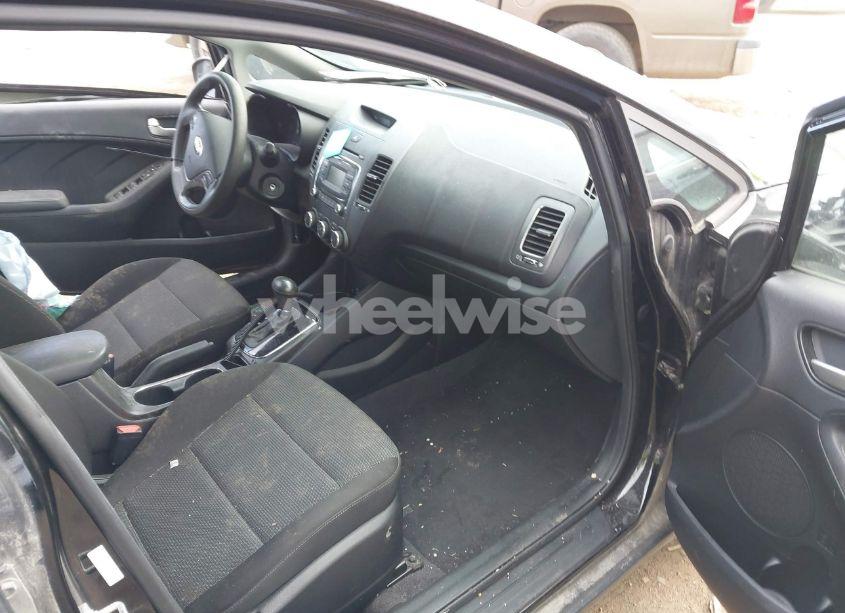 Photo 5 of 2018 Kia Forte LX (VIN 3KPFK4A7XJE245033)