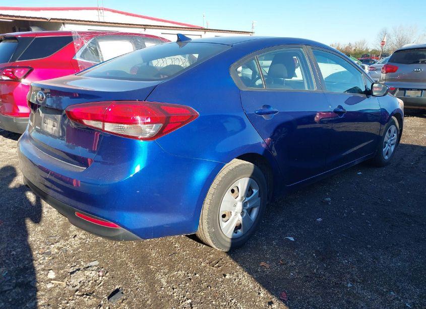 Photo 4 of 2018 Kia Forte LX (VIN 3KPFK4A7XJE272930)