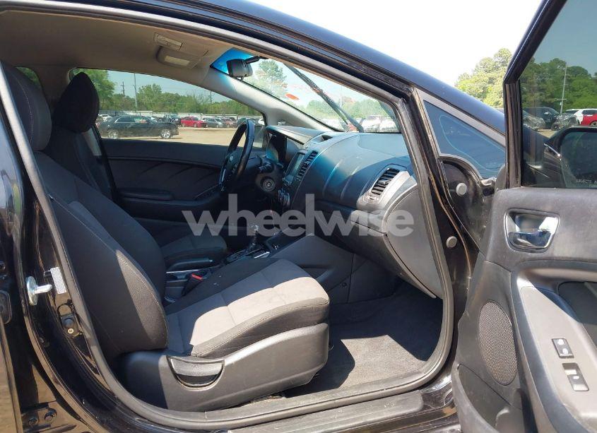 Photo 5 of 2017 Kia Forte S (VIN 3KPFL4A70HE025908)