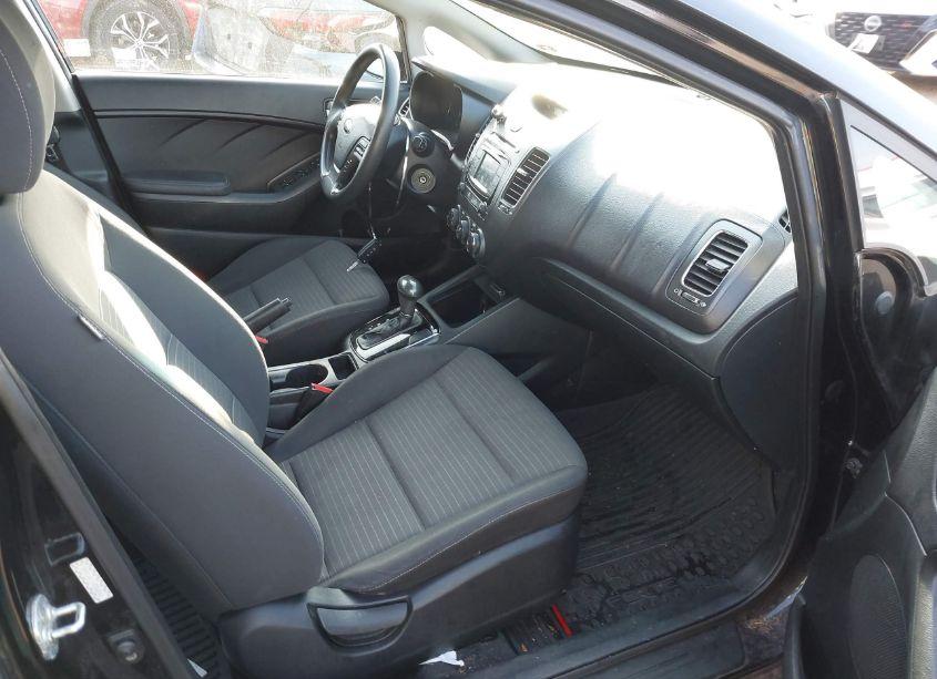 Photo 5 of 2017 Kia Forte LX (VIN 3KPFL4A70HE066961)