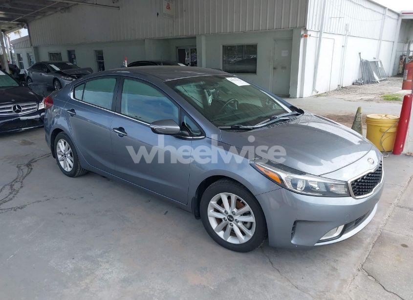 2017 Kia Forte S (VIN 3KPFL4A70HE083081) main photo