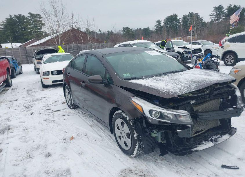 2018 Kia Forte LX (VIN 3KPFL4A70JE181808) main photo