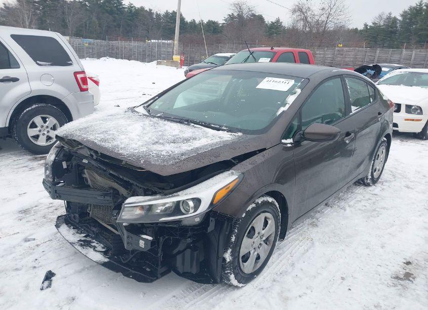 Photo 2 of 2018 Kia Forte LX (VIN 3KPFL4A70JE181808)