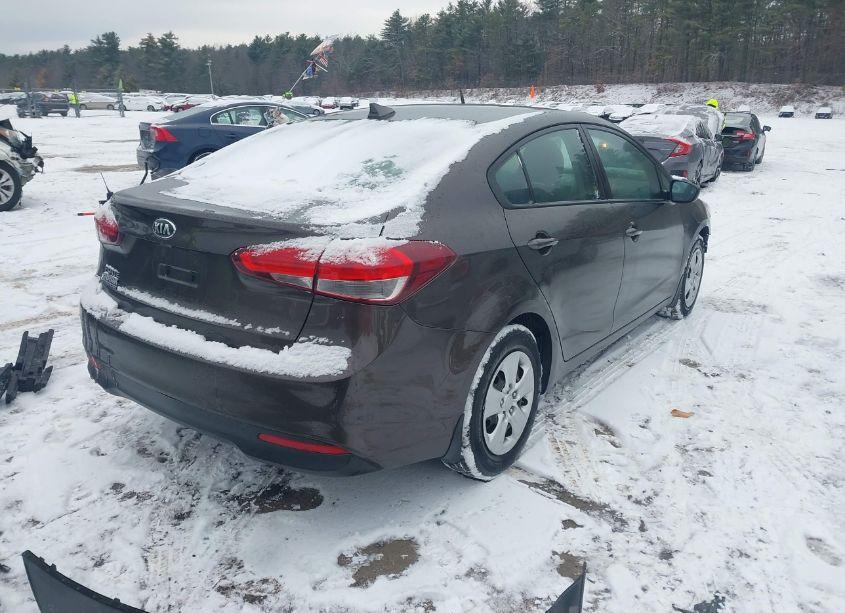 Photo 4 of 2018 Kia Forte LX (VIN 3KPFL4A70JE181808)