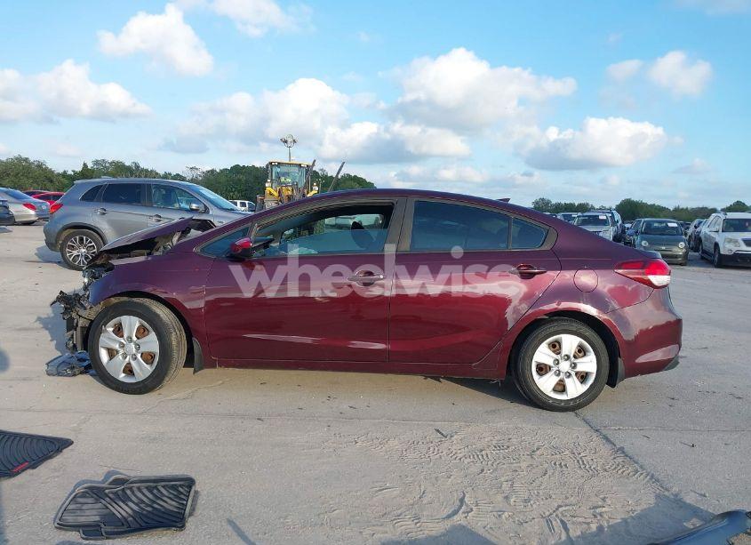 Photo 14 of 2018 Kia Forte LX (VIN 3KPFL4A70JE185390)
