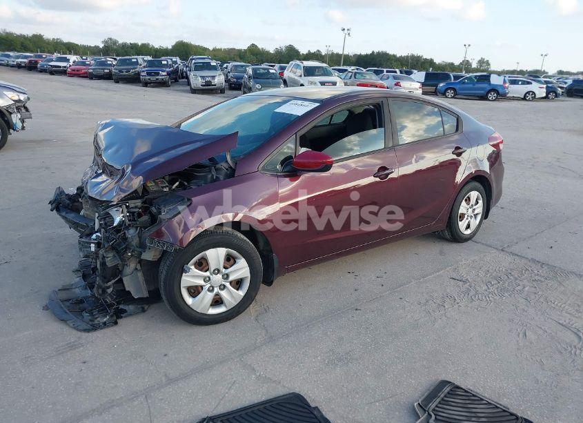 Photo 2 of 2018 Kia Forte LX (VIN 3KPFL4A70JE185390)
