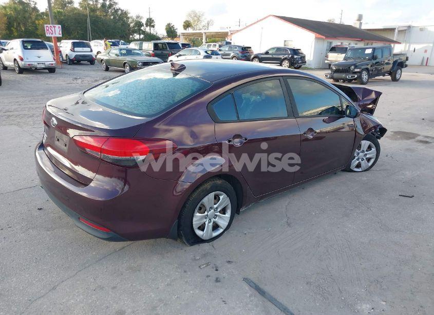 Photo 4 of 2018 Kia Forte LX (VIN 3KPFL4A70JE185390)