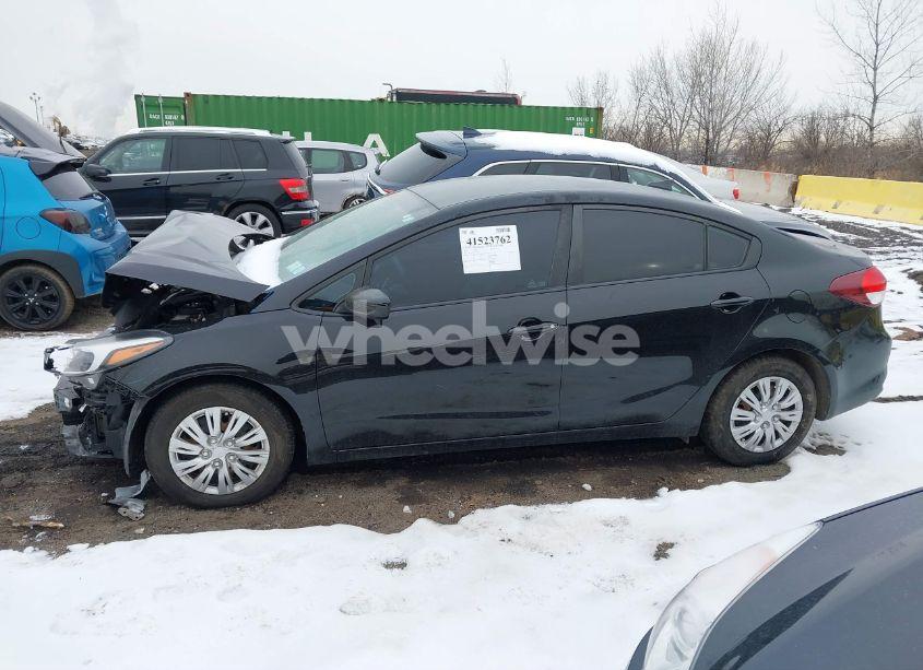 Photo 14 of 2018 Kia Forte LX (VIN 3KPFL4A70JE195790)