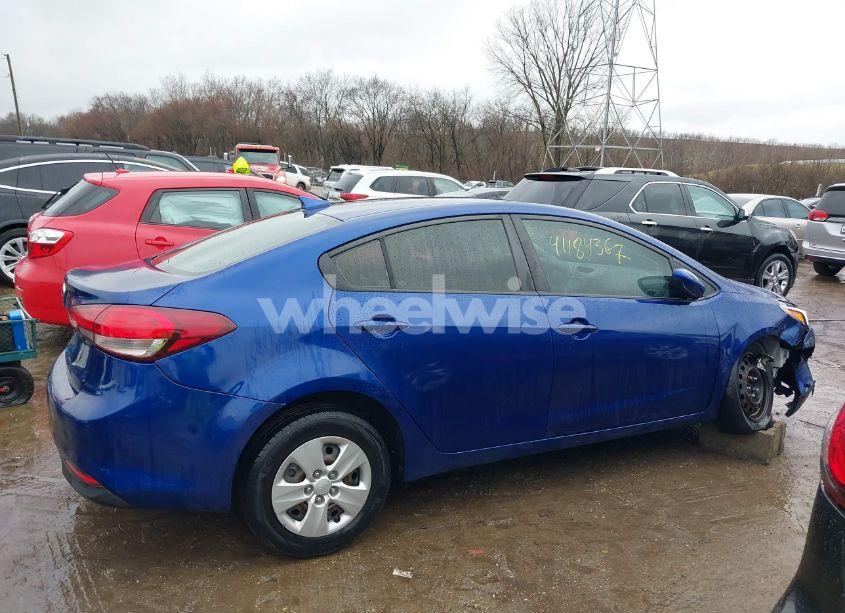 Photo 13 of 2018 Kia Forte LX (VIN 3KPFL4A70JE199175)