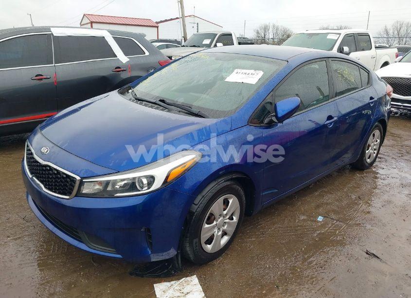 Photo 2 of 2018 Kia Forte LX (VIN 3KPFL4A70JE199175)