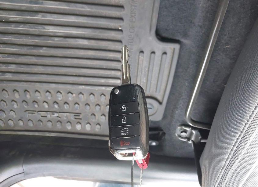 Photo 11 of 2018 Kia Forte LX (VIN 3KPFL4A70JE226567)